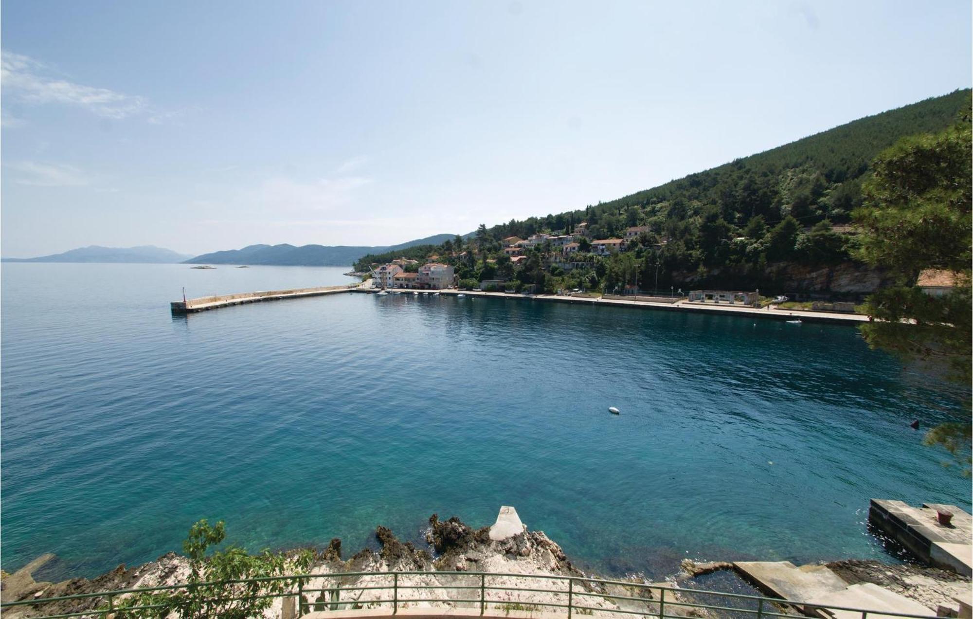 Cozy Apartment In Prigradica With House Sea View Extérieur photo