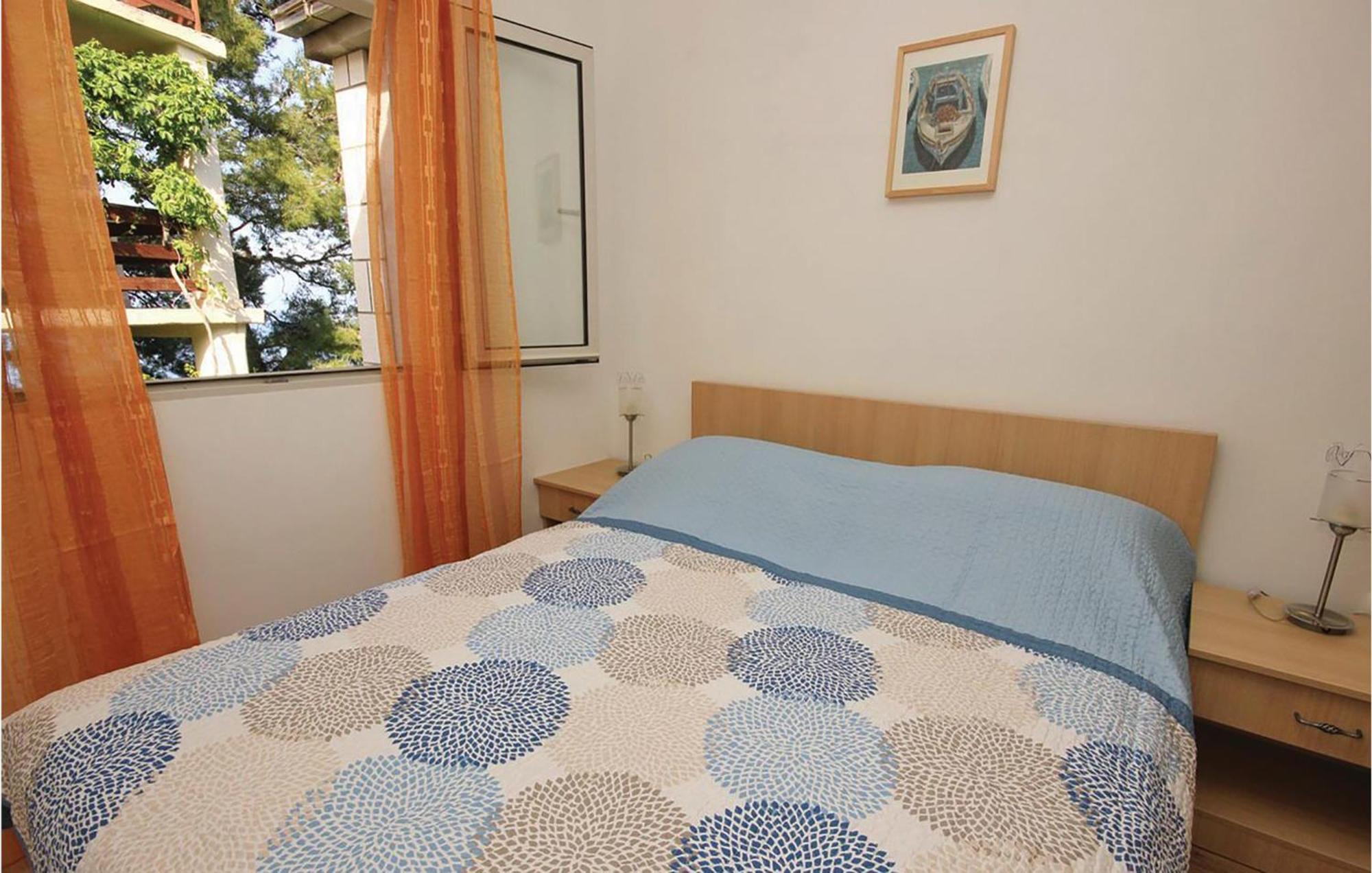 Cozy Apartment In Prigradica With House Sea View Extérieur photo