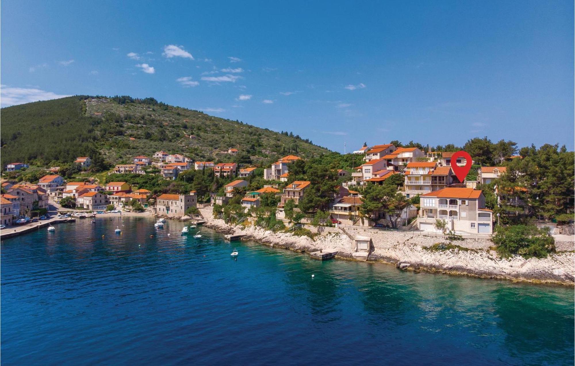 Cozy Apartment In Prigradica With House Sea View Extérieur photo
